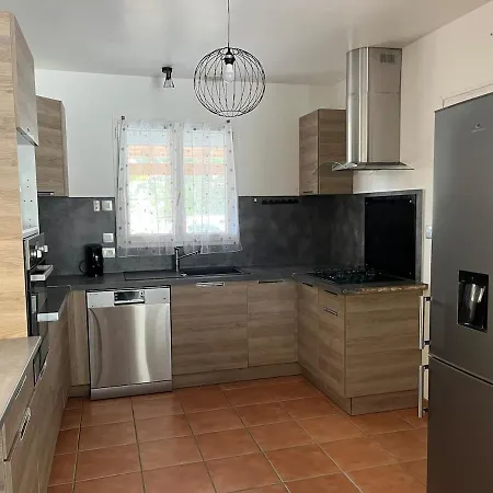 Maison Chaleureuse Bord De La * Le Bernard