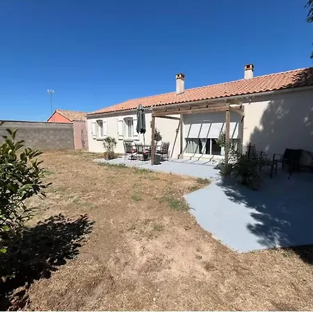 Maison Chaleureuse Bord De La Le Bernard