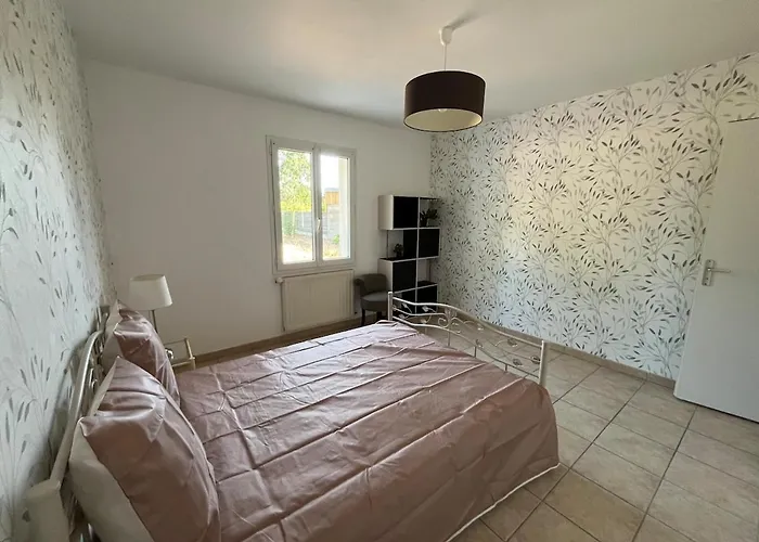 Hébergement de vacances Maison Chaleureuse Bord De La Le Bernard