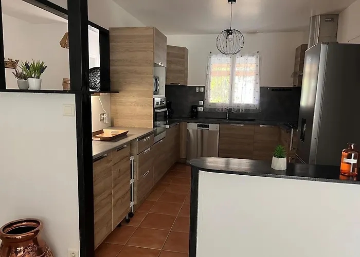 Maison Chaleureuse Bord De La * Le Bernard