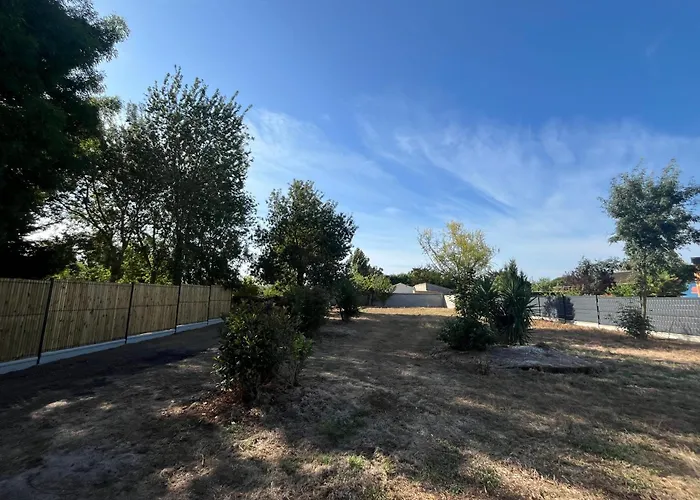 Maison Chaleureuse Bord De La Le Bernard